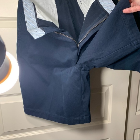 CHAPS Navy Blue Classic Bermuda Shorts Cotton Flat Front 9" Inseam Cotton Sz 36 - Picture 7 of 9